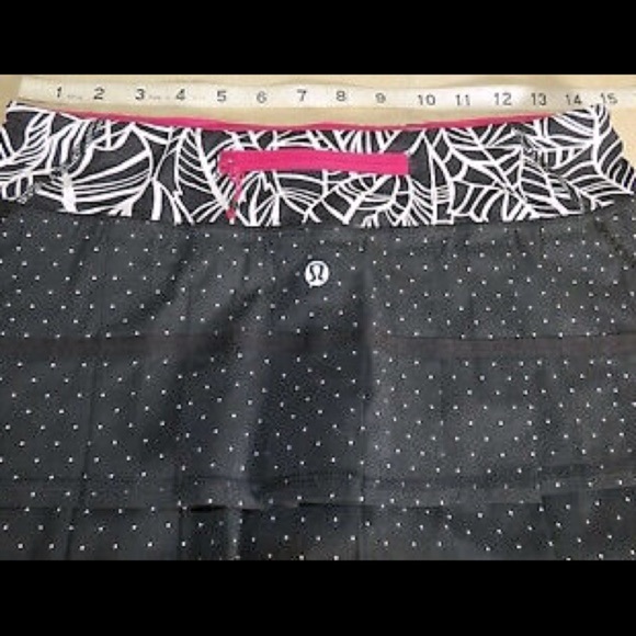 Lululemon Run: Pace Setter Black Polka Dot Skirt, Size 6 - Picture 15 of 16